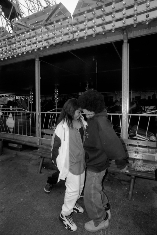 Dancing kids, Coney Island 1996 © Jo Voets